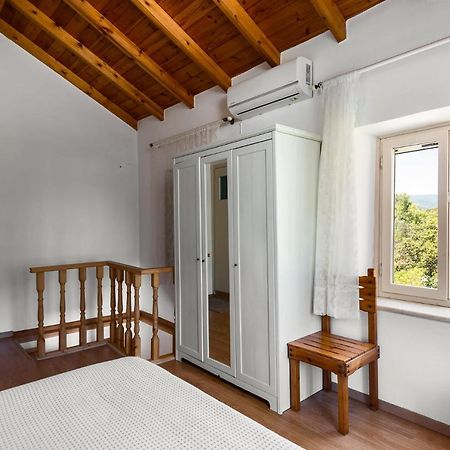 Traditional Rustic Maisonette By Konnect Agios Ioannis Peristerion Zewnętrze zdjęcie