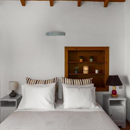 Traditional Rustic Maisonette By Konnect Agios Ioannis Peristerion Zewnętrze zdjęcie