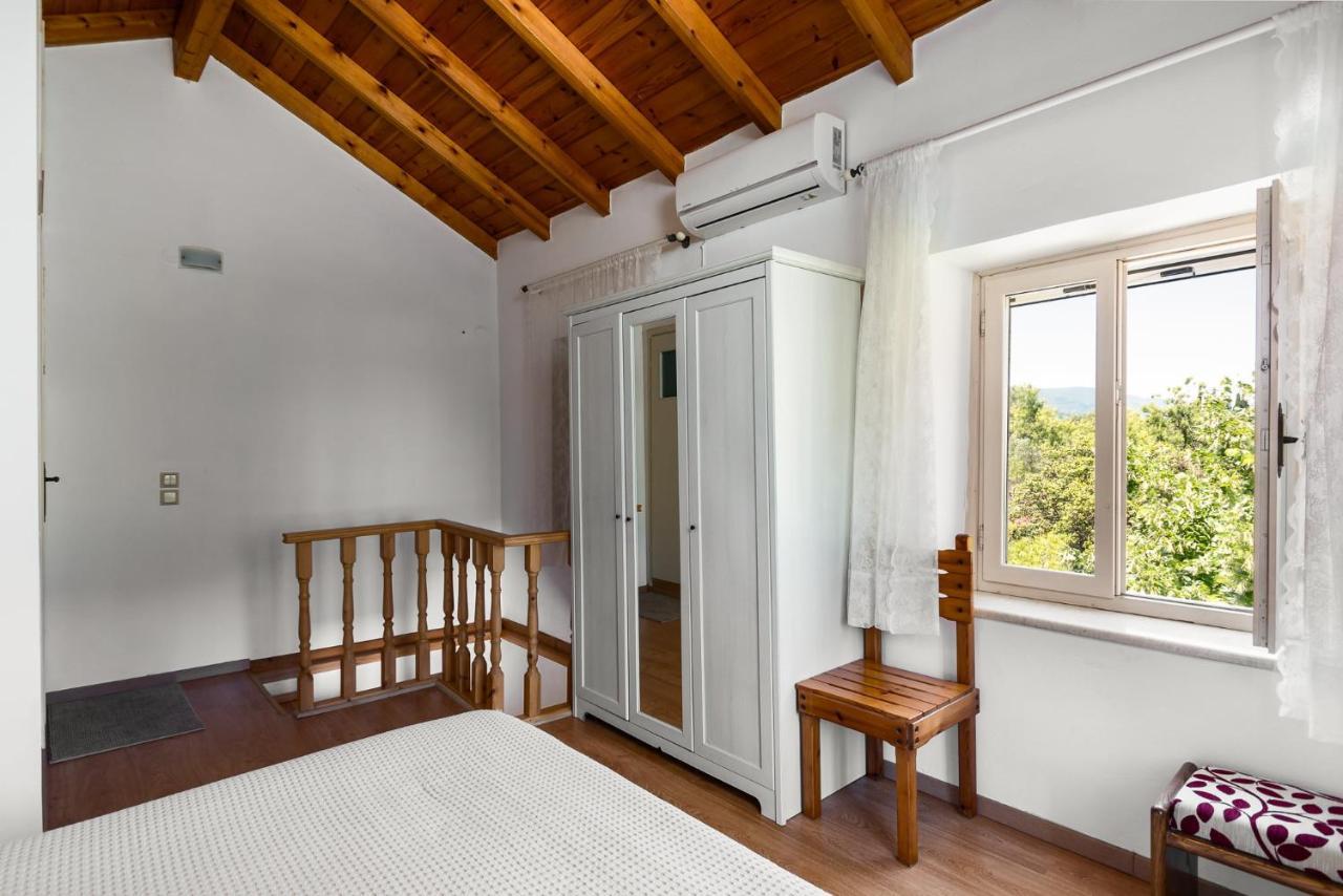 Traditional Rustic Maisonette By Konnect Agios Ioannis Peristerion Zewnętrze zdjęcie