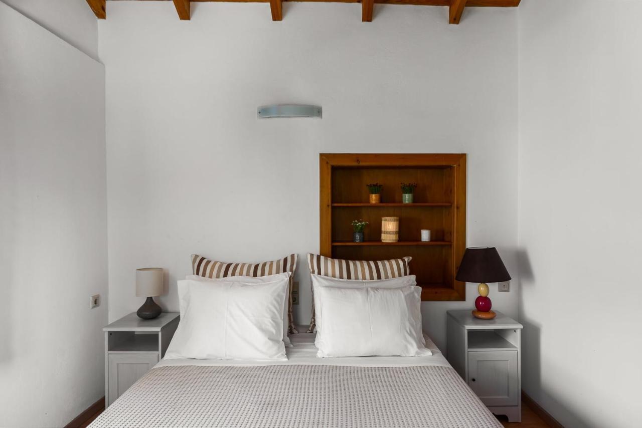 Traditional Rustic Maisonette By Konnect Agios Ioannis Peristerion Zewnętrze zdjęcie